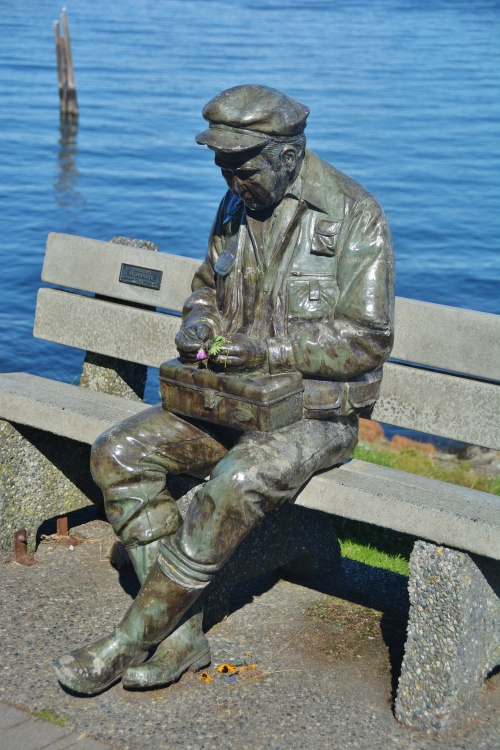 statue of fisherman